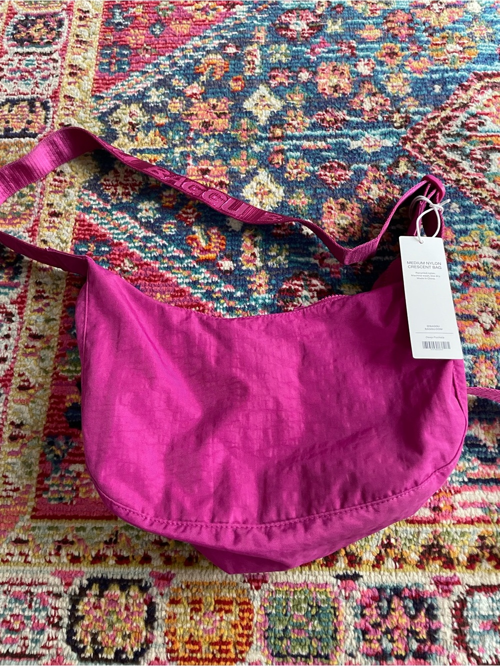 BAGGU DEEP FUCHSIA MEDIUM CRESCENT 🩷